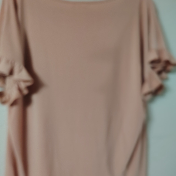 89th + Madison extra large peach shirt buttons in the front flowy sleeves - Picture 8 of 8